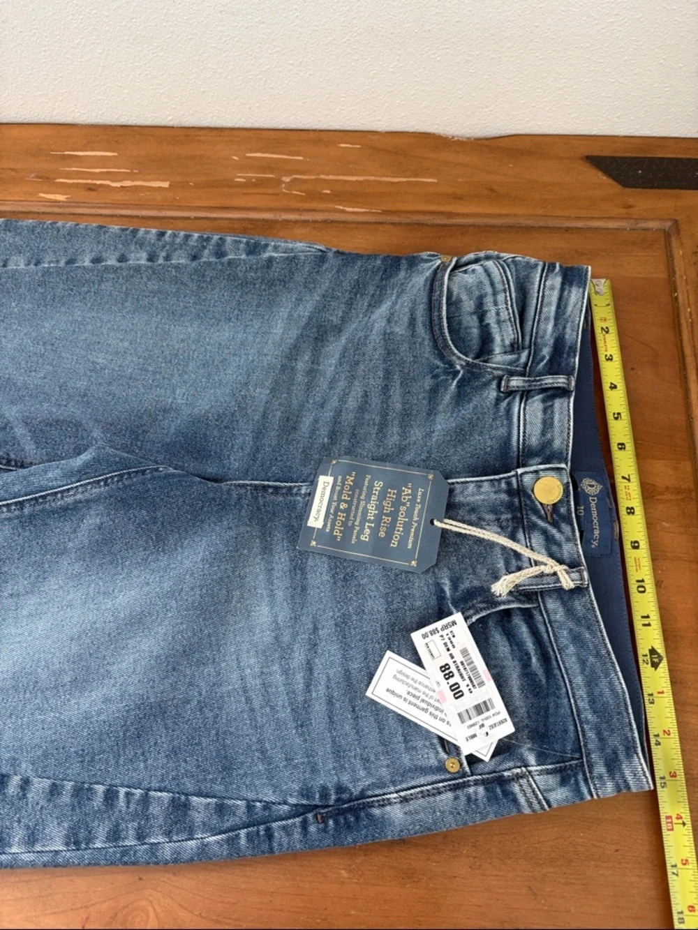 Democracy NWT AbSolution High Rise Medium Wash Straight-Leg Jeans Size 10